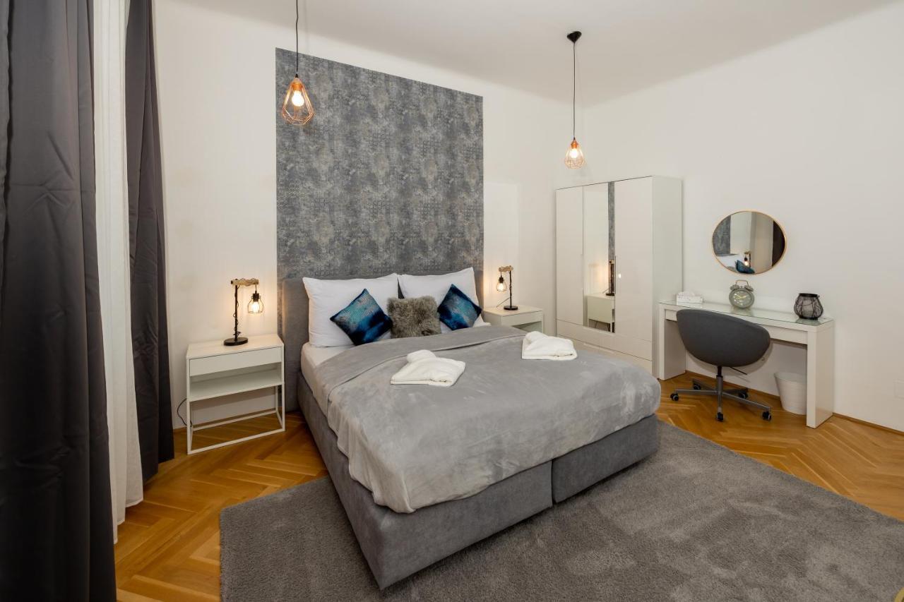 Delightful 1 Bedroom Near Schoenbrunn And Westbahnhof With Big Porch ウィーン エクステリア 写真