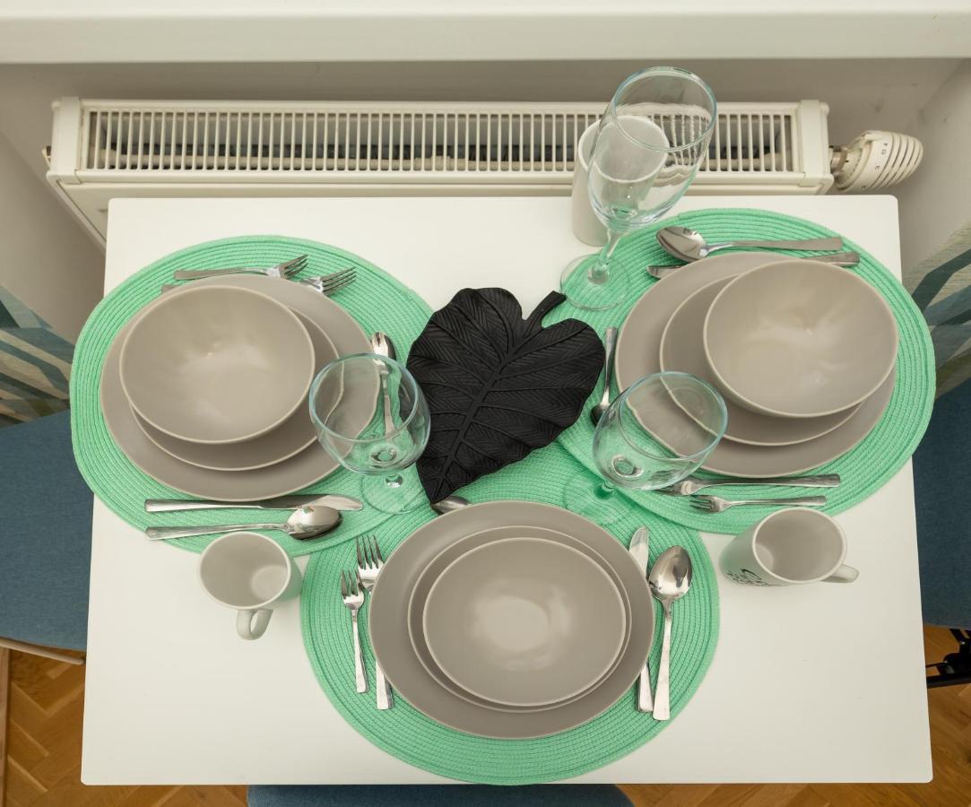 Delightful 1 Bedroom Near Schoenbrunn And Westbahnhof With Big Porch ウィーン エクステリア 写真