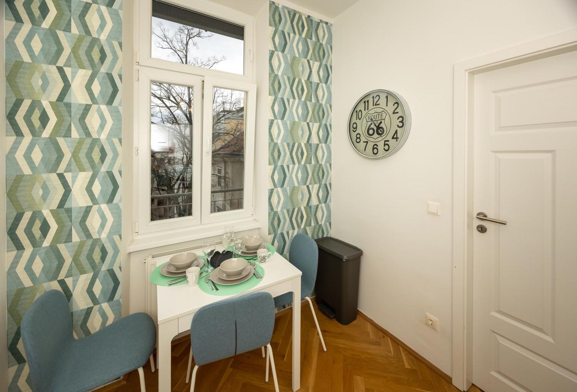 Delightful 1 Bedroom Near Schoenbrunn And Westbahnhof With Big Porch ウィーン エクステリア 写真
